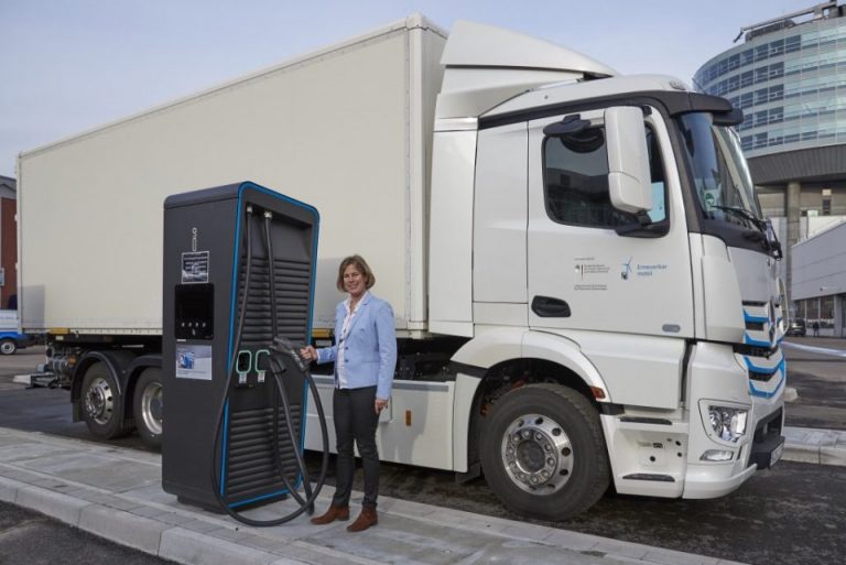 Volvo, Daimler ve Traton’dan 593 Milyon Dolarlık Yatırım: Elektrikli Kamyon ve Otobüsler için Şarj İstasyonu Ağı