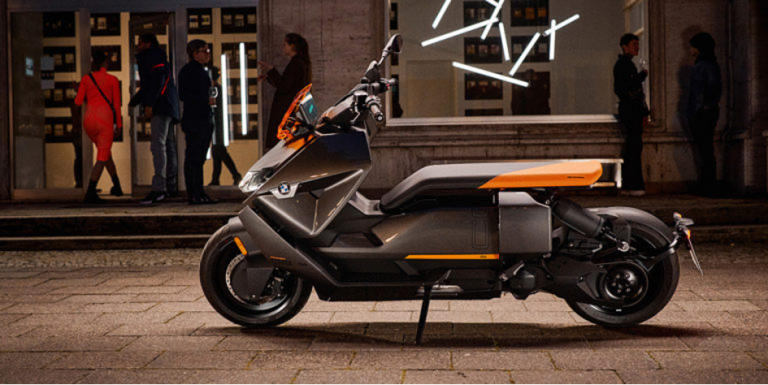 CE 04: BMW’den Yeni Sıra Dışı Elektrikli Scooter!