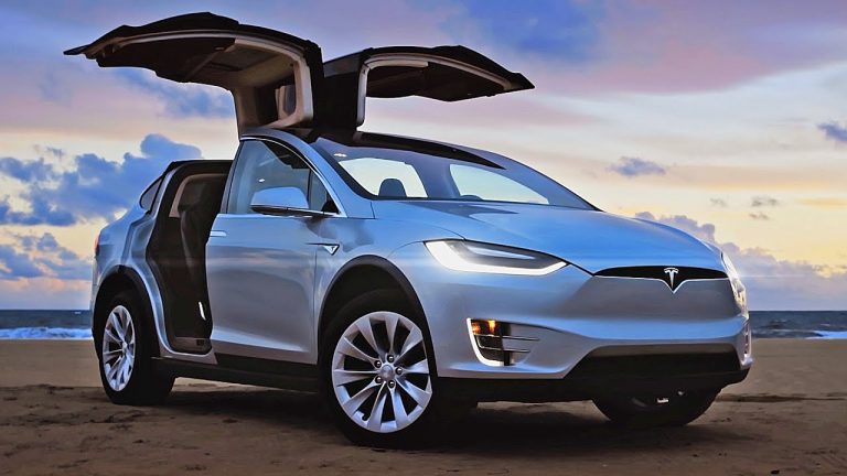 Tesla Direksiyonsuz Bir Araç Üretmeyi Amaçlıyor