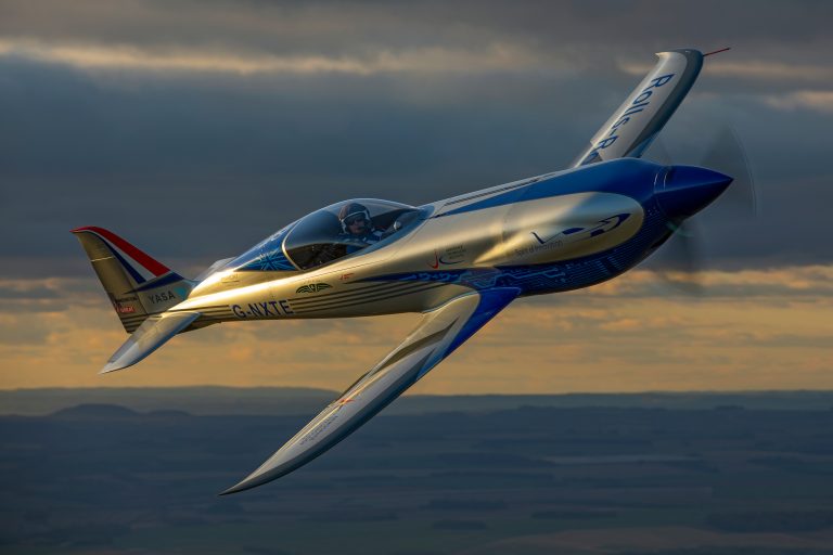 Rolls-Royce’un Elektrikli Uçağı Hız Rekorunu Yineledi
