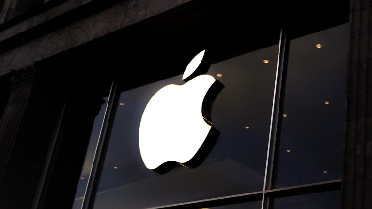 Apple, Mühendisleri Meta'ya Gitmemesi İçin 120 bin Dolarlık Hisse Veriyor